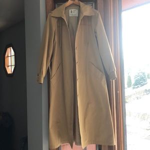 Vintage London Fog full length trench maincoat